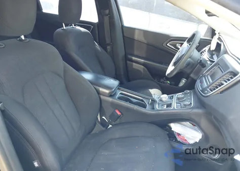 2016 Chrysler 200 Limited z USA, uszkodzony, nr VIN 1C3CCCAB5GN157272